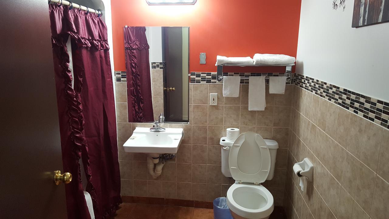 Royal Windsor Motel Bagian luar foto